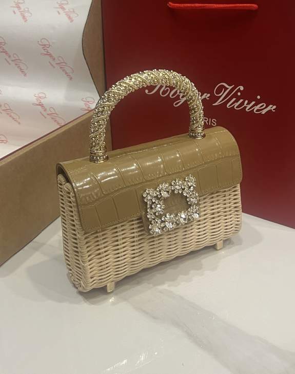 Picture of Roger Vivier Handbags _SKUfw211838657fw